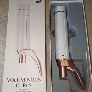 T3 Voluminous Curls 1.5 Clip Barrel